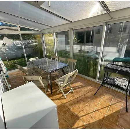 -comme A La Maison- Jardin, Veranda, Ideal Familles Et Business