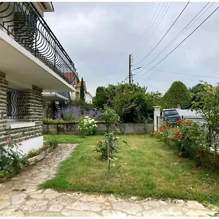 -comme A La Maison- Jardin, Veranda, Ideal Familles Et Business Niort