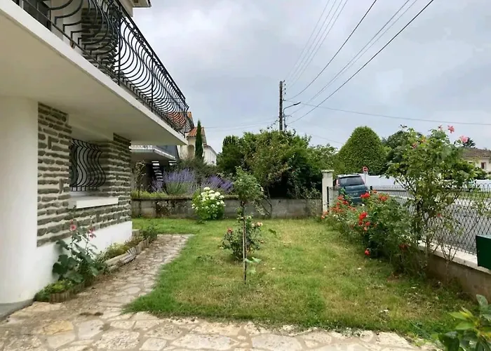 -comme A La Maison- Jardin, Veranda, Ideal Familles Et Business Niort